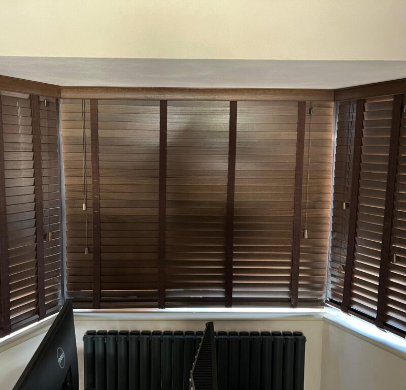 Bay window shutters