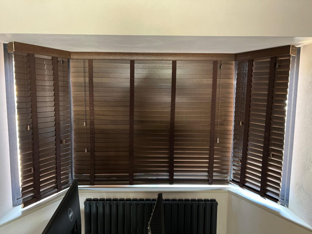 Bay window shutters
