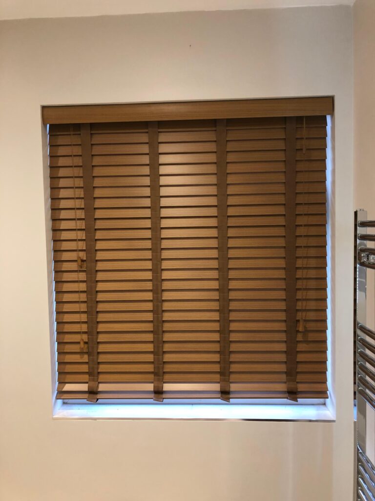 Wooden venetian blind