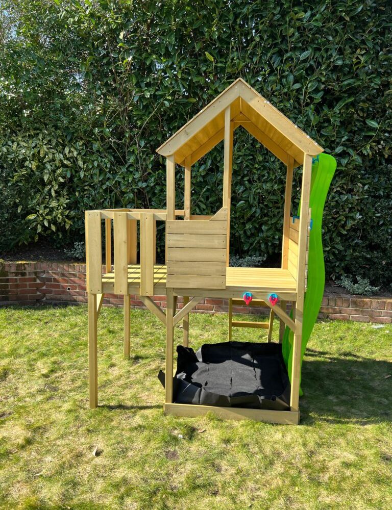 Raised play tower