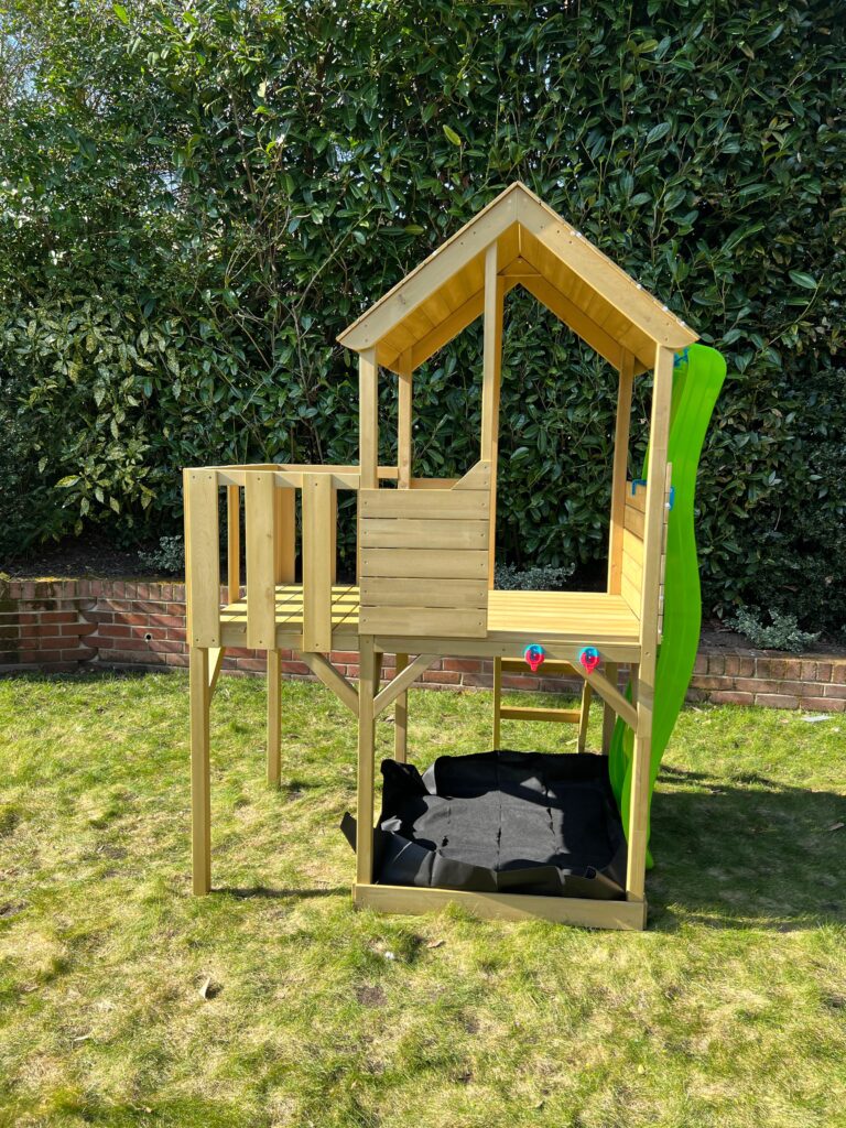 Raised play tower