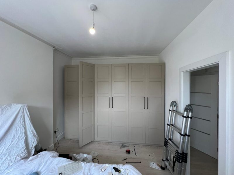 Fitted wardrobes, two-tone finish