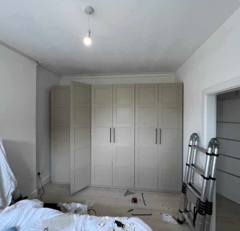 Fitted wardrobes, two-tone finish